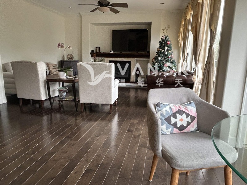 260426164326_family room.jpg